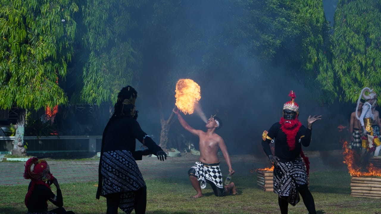 Harmoni Budaya: Pertunjukan Jumat Budaya di SMA Negeri 1 Pati